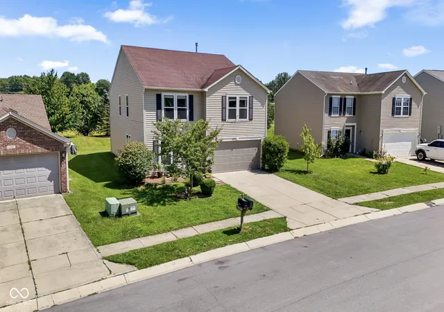 Photo 3 of Sale Pending at 11291 N Creekside, Monrovia, IN 46157 | MLS# 22115120 | Listing updated on 2026-10-05