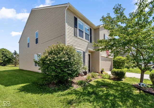 Photo 3 of Sale Pending at 11291 N Creekside, Monrovia, IN 46157 | MLS# 22115120 | Listing updated on 2026-10-05