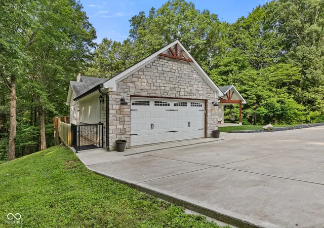 Photo 3 of Sale Pending at 5079 W Big Hurricane Rd, Martinsville, IN 46151 | MLS# 22115234 | Listing updated on 2026-09-24
