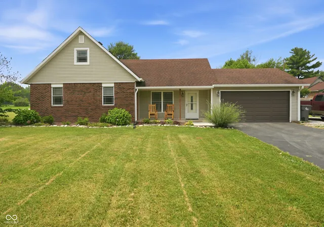 Photo 1 of Single family home for sale at 3640 Davis Rd, Indianapolis, IN 46239 | MLS# 22115431 | Listing updated on 2026-10-05