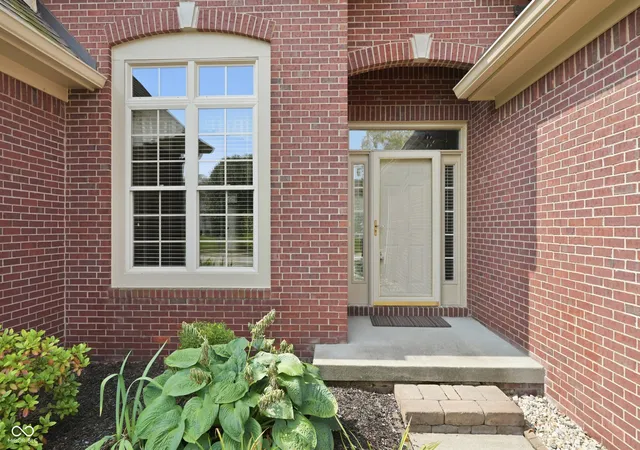 Photo 4 of Sale Pending at 11003 Treyburn Dr, Fishers, IN 46037 | MLS# 22115477 | Listing updated on 2026-09-22