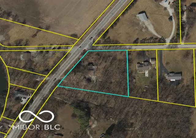 Photo 3 of Sale Pending at 21586 State Rd 37 N, Noblesville, IN 46060 | MLS# 22115534 | Listing updated on 2026-09-23
