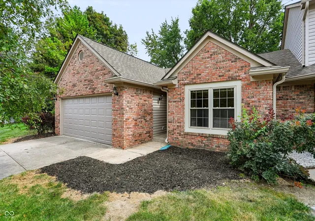 Condo for sale at 1039 Buffalo Run Way, Indianapolis, IN 46227 | MLS# 22115545