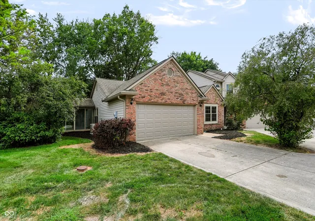 Photo 2 of Condo for sale at 1039 Buffalo Run Way, Indianapolis, IN 46227 | MLS# 22115545 | Listing updated on 2026-10-02