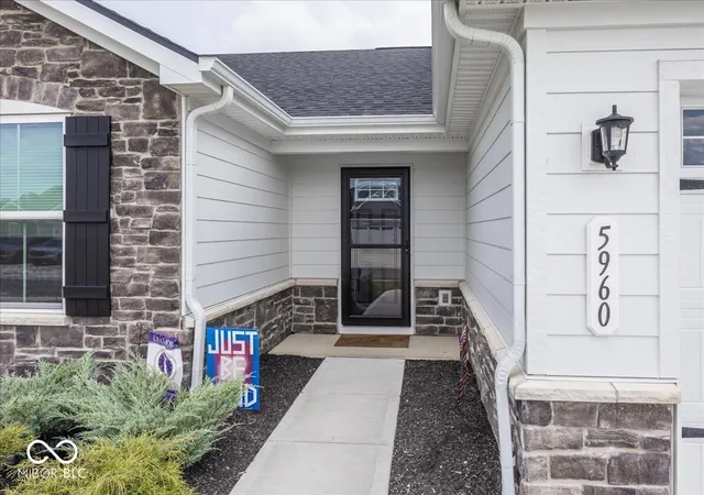 Photo 2 of Single family home for sale at 5960 Sanborn Dr, Plainfield, IN 46168 | MLS# 22115577 | Listing updated on 2026-09-21