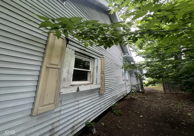 Photo 2 of Single family home for sale at 2929 N New Jersey, Indianapolis, IN 46205 | MLS# 22115593 | Listing updated on 2026-10-20