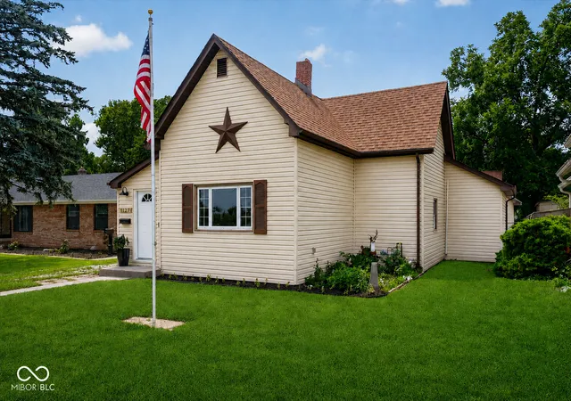 Photo 1 of Single family home for sale at 1127 Evans Ave, Noblesville, IN 46060 | MLS# 22115687 | Listing updated on 2026-09-10