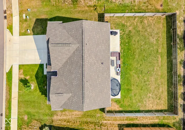 Photo 4 of Single family home for sale at 3983 Winston, Columbus, IN 47201 | MLS# 22115930 | Listing updated on 2026-09-10
