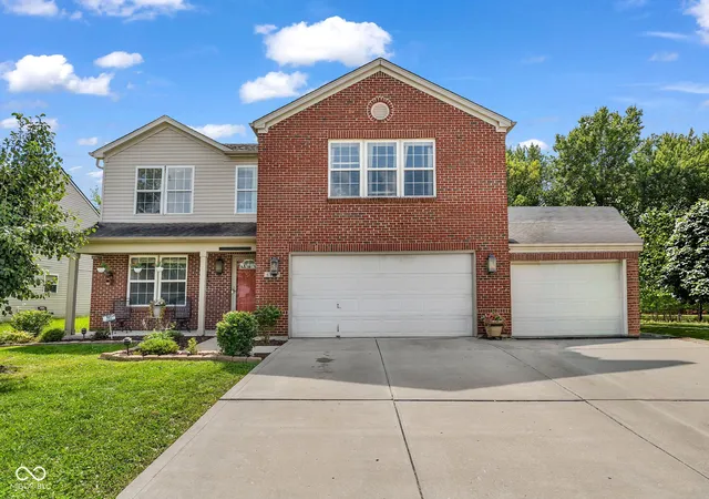 Photo 1 of Single family home for sale at 6463 Glory Maple Ln, Indianapolis, IN 46221 | MLS# 22115933 | Listing updated on 2026-09-10