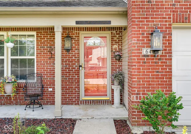 Photo 2 of Single family home for sale at 6463 Glory Maple Ln, Indianapolis, IN 46221 | MLS# 22115933 | Listing updated on 2026-09-10
