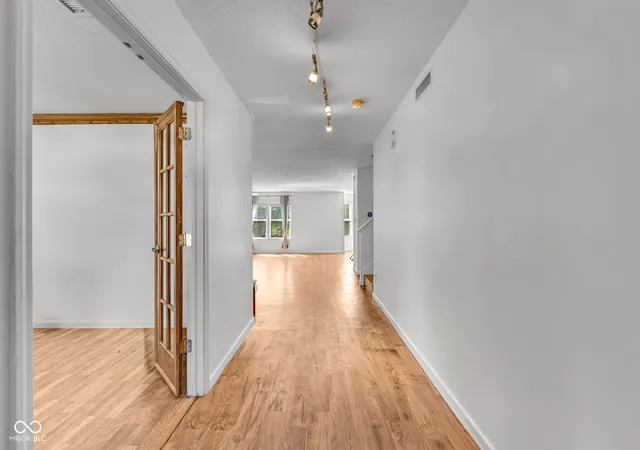 Photo 3 of Single family home for sale at 6463 Glory Maple Ln, Indianapolis, IN 46221 | MLS# 22115933 | Listing updated on 2026-09-10