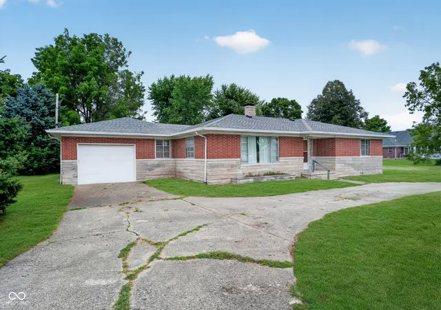Photo 3 of Single family home for sale at 50 Terrell Dr, Pittsboro, IN 46167 | MLS# 22115976 | Listing updated on 2026-09-11