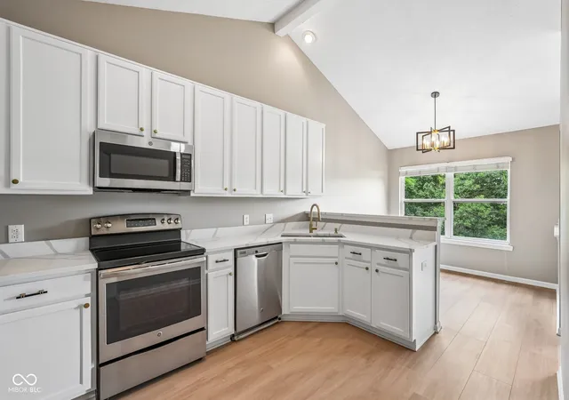 Photo 3 of Condo for sale at 1152 Longwell Ln, Indianapolis, IN 46240 | MLS# 22116005 | Listing updated on 2026-10-07