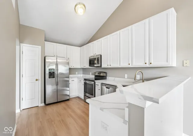 Photo 4 of Condo for sale at 1152 Longwell Ln, Indianapolis, IN 46240 | MLS# 22116005 | Listing updated on 2026-10-07