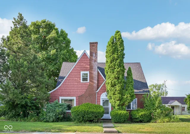 Photo 1 of Single family home for sale at 327 E 37th Street, Anderson, IN 46013 | MLS# 22116023 | Listing updated on 2026-09-11