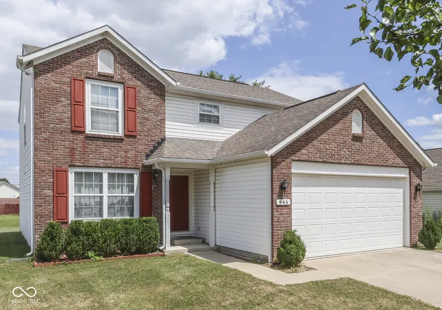 Photo 2 of Single family home for sale at 944 Angus Ln, Indianapolis, IN 46217 | MLS# 22116027 | Listing updated on 2026-09-10