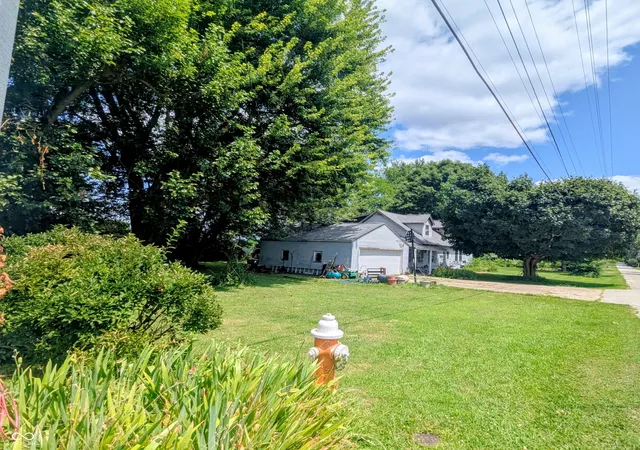 Photo 3 of Sale Pending at 2940 W Country Clb Rd, Connersville, IN 47331 | MLS# 22116033 | Listing updated on 2026-09-11