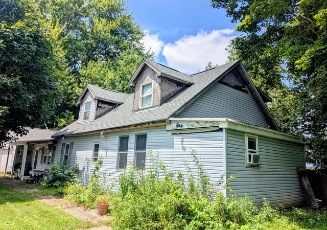 Photo 4 of Sale Pending at 2940 W Country Clb Rd, Connersville, IN 47331 | MLS# 22116033 | Listing updated on 2026-09-11