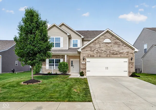 Photo 1 of Sale Pending at 2715 Cabin Hl Rd, Indianapolis, IN 46229 | MLS# 22116182 | Listing updated on 2026-09-26
