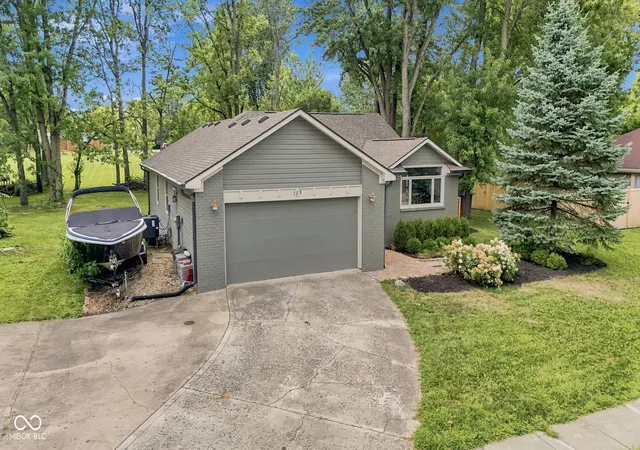 Photo 2 of Single family home for sale at 329 N East St, Westfield, IN 46074 | MLS# 22116233 | Listing updated on 2026-09-29