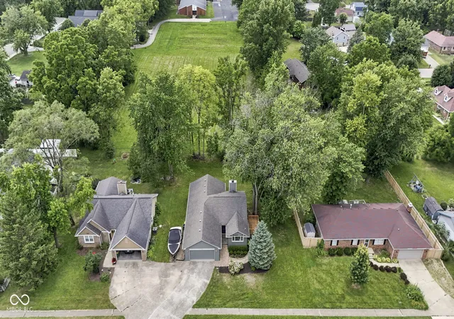 Photo 3 of Single family home for sale at 329 N East St, Westfield, IN 46074 | MLS# 22116233 | Listing updated on 2026-09-29