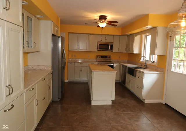 Photo 3 of Sale Pending at 1134 County Line Rd, Batesville, IN 47006 | MLS# 22116300 | Listing updated on 2026-09-14