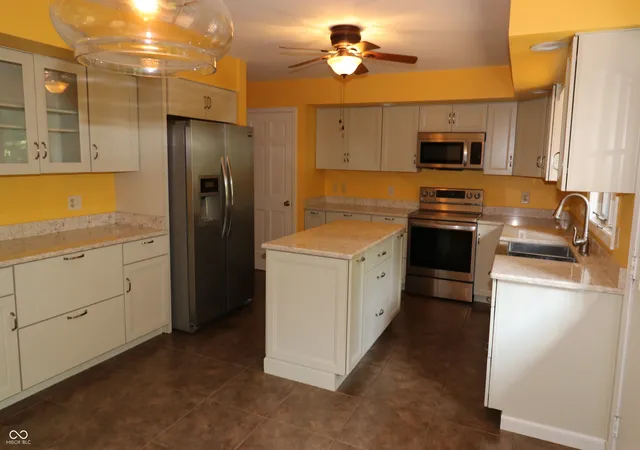 Photo 3 of Sale Pending at 1134 County Line Rd, Batesville, IN 47006 | MLS# 22116300 | Listing updated on 2026-09-14