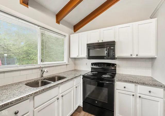 Photo 1 of Single family home for sale at 6147 E 40th Street, Indianapolis, IN 46226 | MLS# 22116325 | Listing updated on 2026-10-01