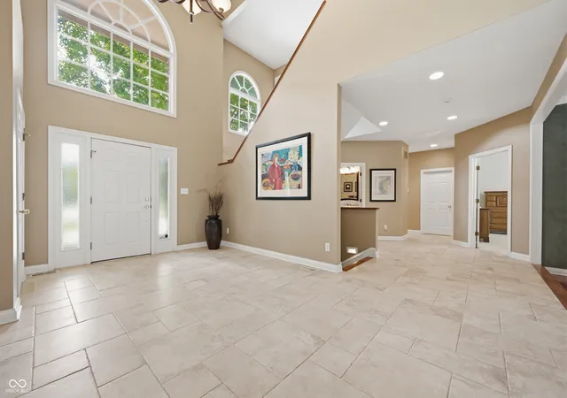Photo 4 of Single family home for sale at 8821 Bay Breeze Ln, Indianapolis, IN 46236 | MLS# 22116475 | Listing updated on 2026-10-23