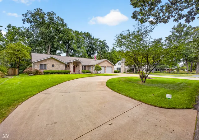 Photo 3 of Single family home for sale at 1023 Hawthorne Dr, Columbus, IN 47203 | MLS# 22116513 | Listing updated on 2026-09-21