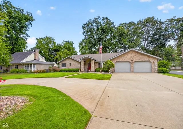 Photo 4 of Single family home for sale at 1023 Hawthorne Dr, Columbus, IN 47203 | MLS# 22116513 | Listing updated on 2026-09-21
