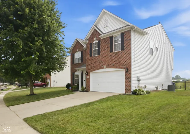 Photo 1 of Single family home for sale at 4740 Birmingham Dr, Indianapolis, IN 46235 | MLS# 22116516 | Listing updated on 2026-09-22