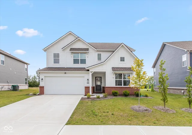 Photo 1 of Single family home for sale at 2867 Kramer Dr, Greenwood, IN 46143 | MLS# 22116547 | Listing updated on 2026-09-10