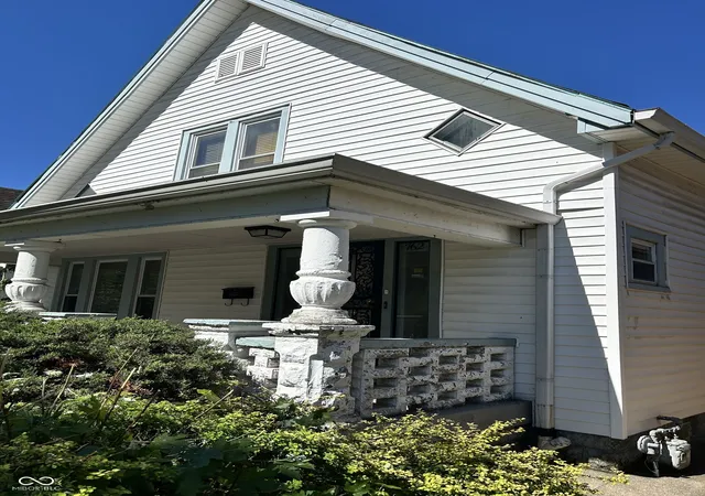 Photo 2 of Sale Pending at 762 N Holmes Ave, Indianapolis, IN 46222 | MLS# 22116578 | Listing updated on 2026-09-30
