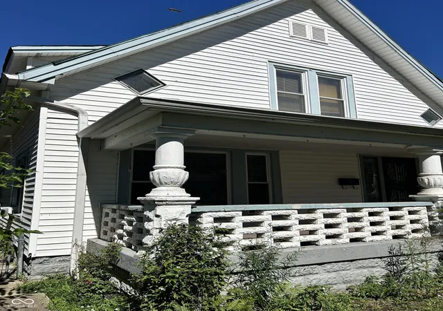 Photo 3 of Sale Pending at 762 N Holmes Ave, Indianapolis, IN 46222 | MLS# 22116578 | Listing updated on 2026-09-30