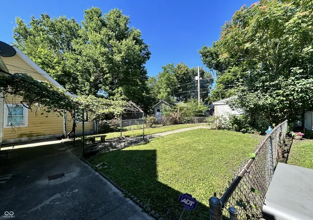 Photo 3 of Sale Pending at 762 N Holmes Ave, Indianapolis, IN 46222 | MLS# 22116578 | Listing updated on 2026-09-30
