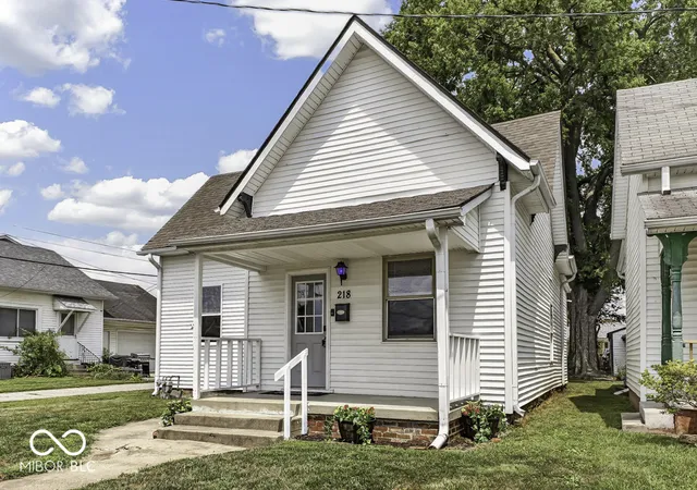 Photo 3 of Single family home for sale at 218 E Taylor St, Shelbyville, IN 46176 | MLS# 22116601 | Listing updated on 2026-09-28
