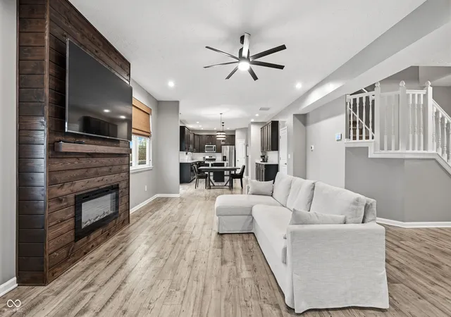 Photo 2 of Sale Pending at 147 Carrick Glen Blvd, Pendleton, IN 46064 | MLS# 22116648 | Listing updated on 2026-09-23