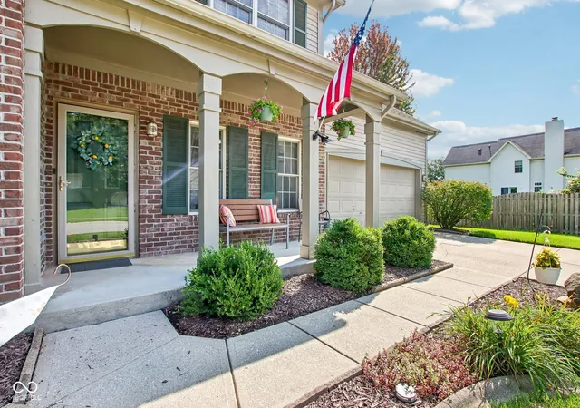 Photo 3 of Single family home for sale at 8573 Cyprus Hl Passing, Avon, IN 46123 | MLS# 22116653 | Listing updated on 2026-09-10