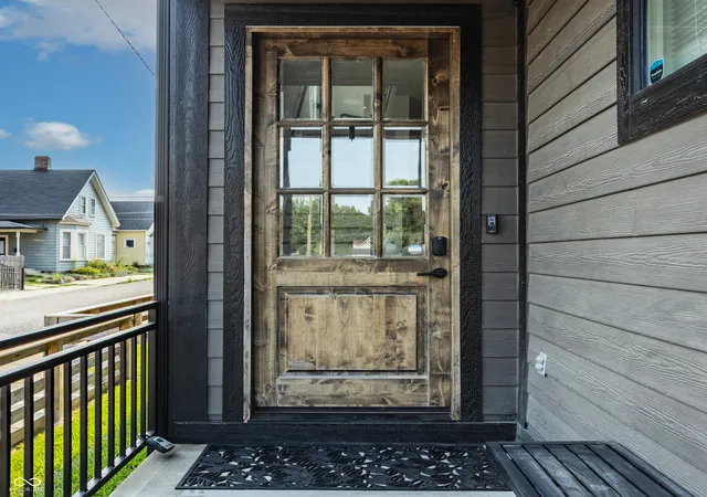 Photo 4 of Single family home for sale at 1047 N Beville Ave, Indianapolis, IN 46201 | MLS# 22116713 | Listing updated on 2026-10-22