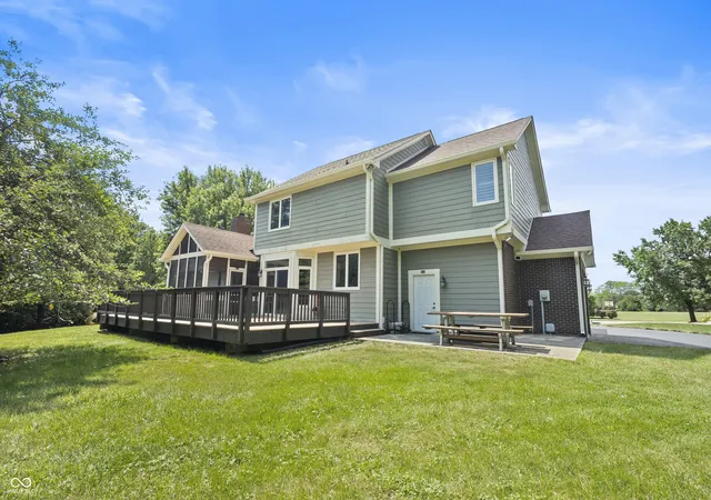 Photo 3 of Single family home for sale at 8627 Bay Pointe Cir, Indianapolis, IN 46236 | MLS# 22116748 | Listing updated on 2026-09-10