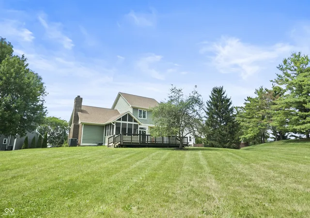 Photo 3 of Single family home for sale at 8627 Bay Pointe Cir, Indianapolis, IN 46236 | MLS# 22116748 | Listing updated on 2026-09-10