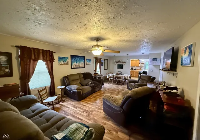 Photo 3 of Sale Pending at 5028 Columbus Ave, Anderson, IN 46013 | MLS# 22116758 | Listing updated on 2026-09-15