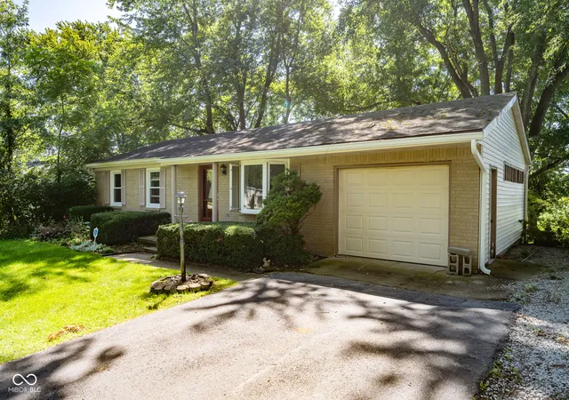 Photo 3 of Sale Pending at 1222 E County Road 25 S, Greencastle, IN 46135 | MLS# 22116847 | Listing updated on 2026-09-25