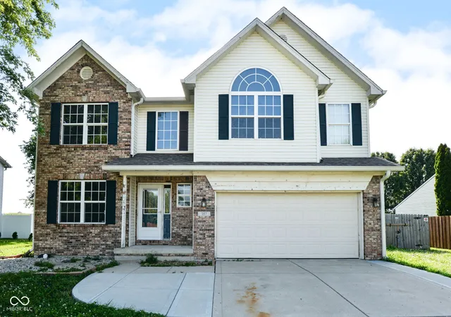 Photo 3 of Single family home for sale at 567 West St, Whiteland, IN 46184 | MLS# 22116881 | Listing updated on 2026-09-10