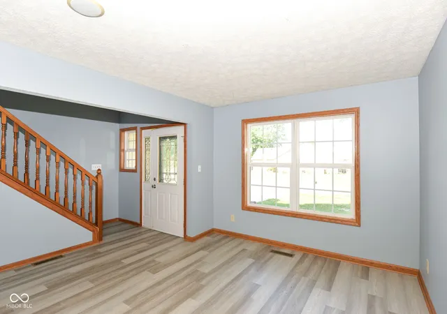 Photo 3 of Single family home for sale at 567 West St, Whiteland, IN 46184 | MLS# 22116881 | Listing updated on 2026-09-10