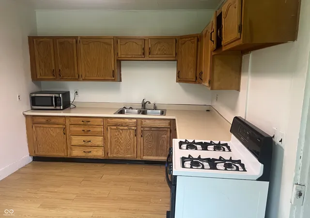 Photo 3 of Single family home for sale at 320 W 5th Street, Rushville, IN 46173 | MLS# 22116928 | Listing updated on 2026-09-10