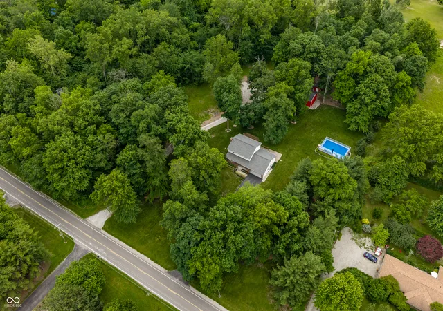 Photo 3 of Single family home for sale at 1653 E 300 North, Greenfield, IN 46140 | MLS# 22117000 | Listing updated on 2026-09-14