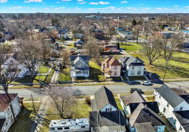 Photo 3 of House for sale at 421 West 7th, Anderson, IN 46016 | MLS# 22117035 | Listing updated on 2026-09-18