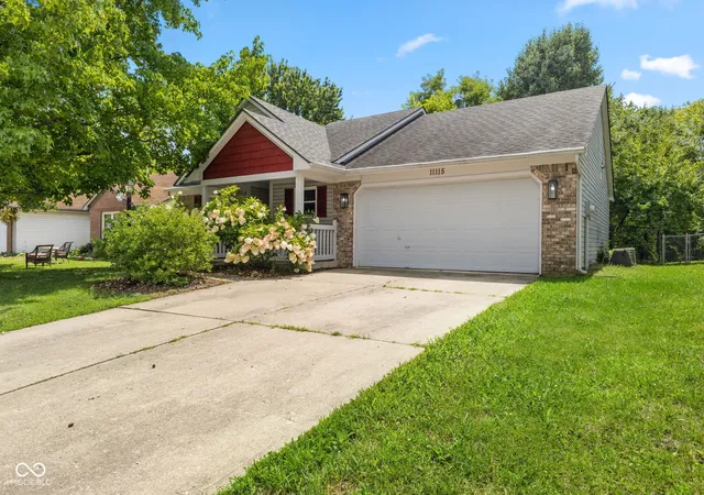 Photo 3 of Single family home for sale at 11115 Hunters Blvd, Indianapolis, IN 46235 | MLS# 22117349 | Listing updated on 2026-09-21